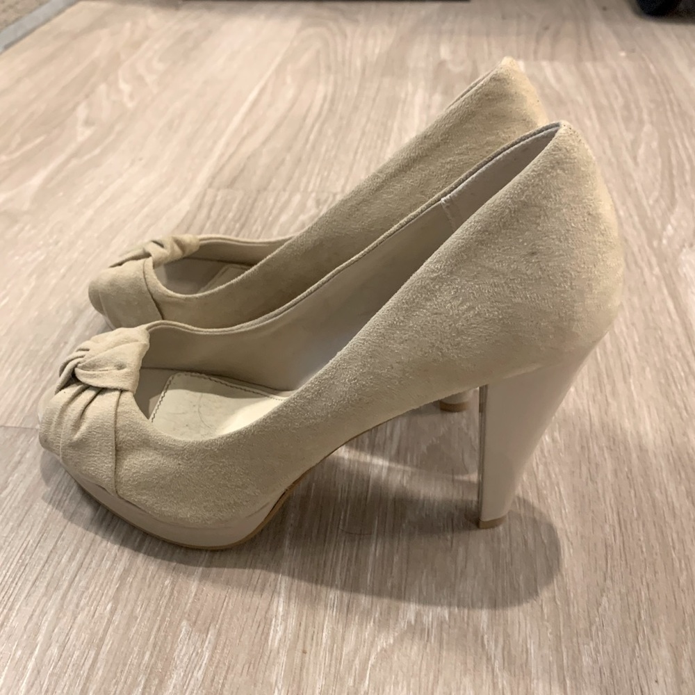 Nude platform peeptoe pumps - 9
